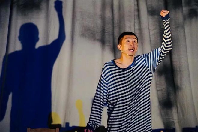 三傻大鬧加油站 产品图片