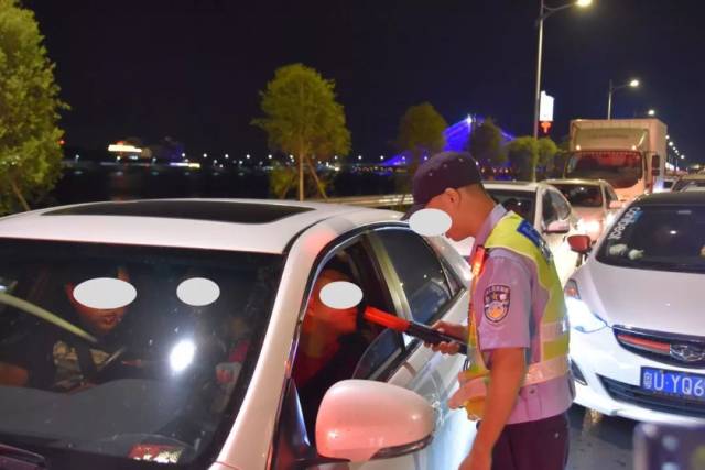 不知從何處來的女孩 视频截图