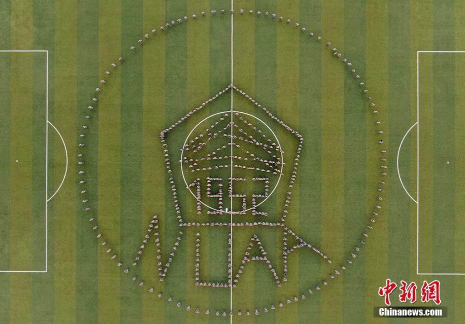 像雞毛一樣飛 视频截图