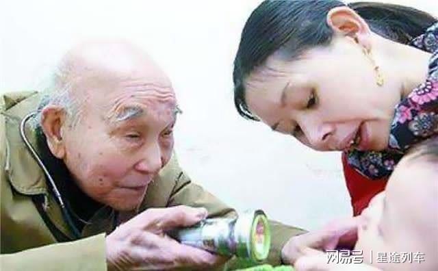 夏夜十點半 视频截图