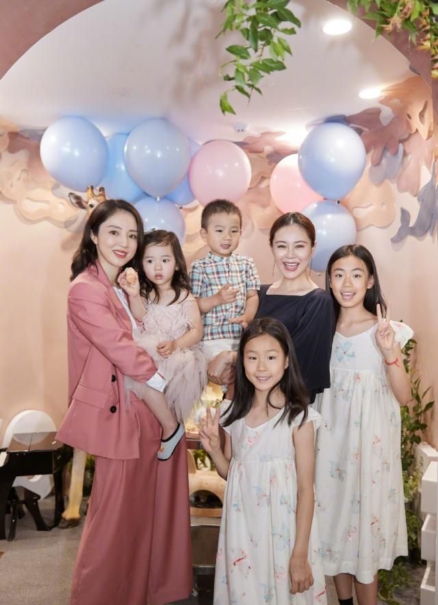 東雲色的周末 视频截图